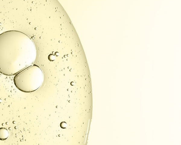 La niacinamide fa venire brufoli? La verità dermatologica che chiarisce ogni dubbio