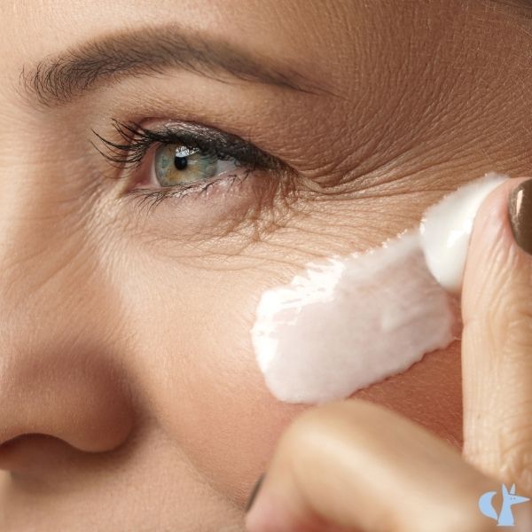 Crema contorno occhi: serve davvero o è solo marketing? Cosa sapere