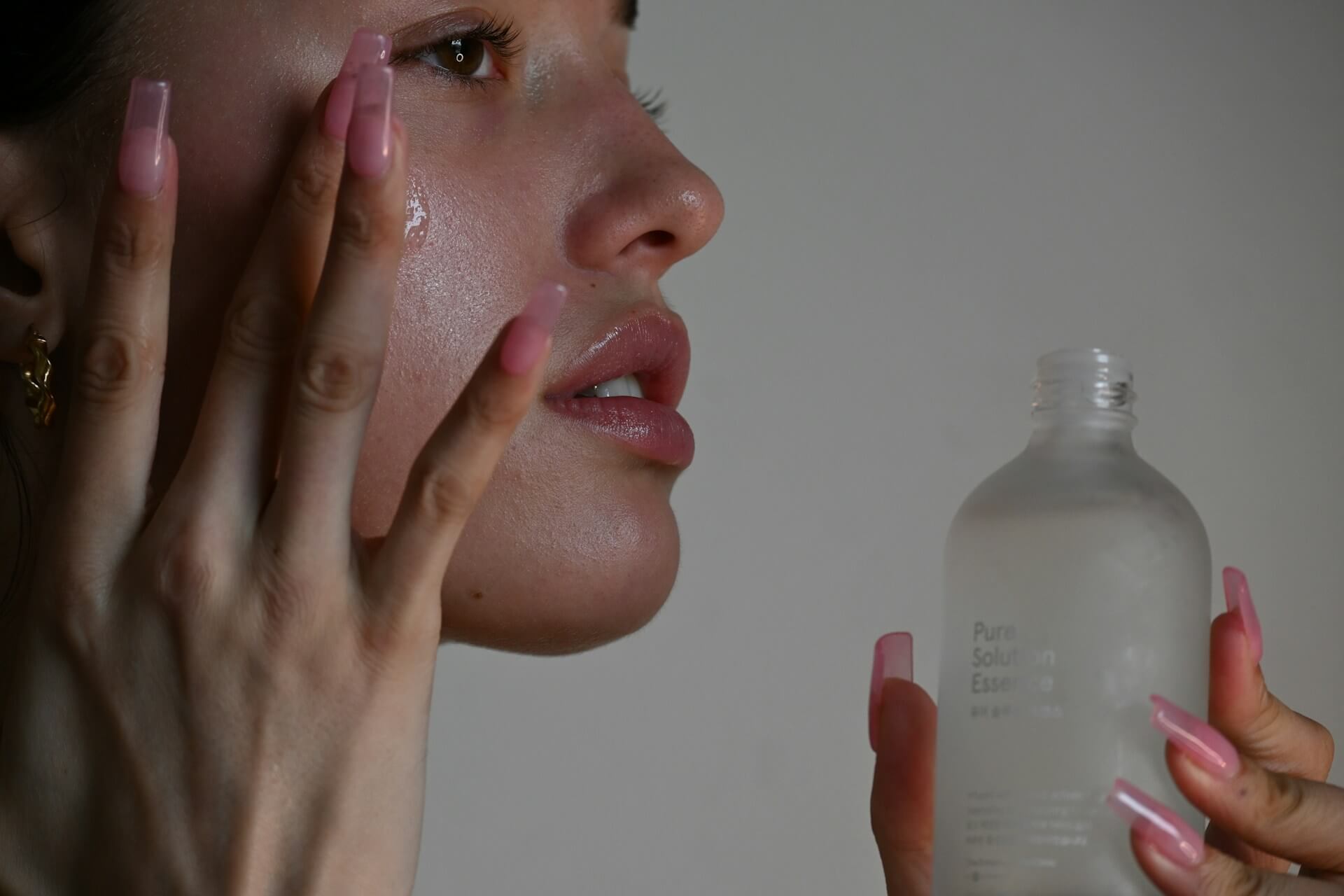 Glass skin coreana: cos'è, come ottenerla davvero e gli ingredienti che funzionano