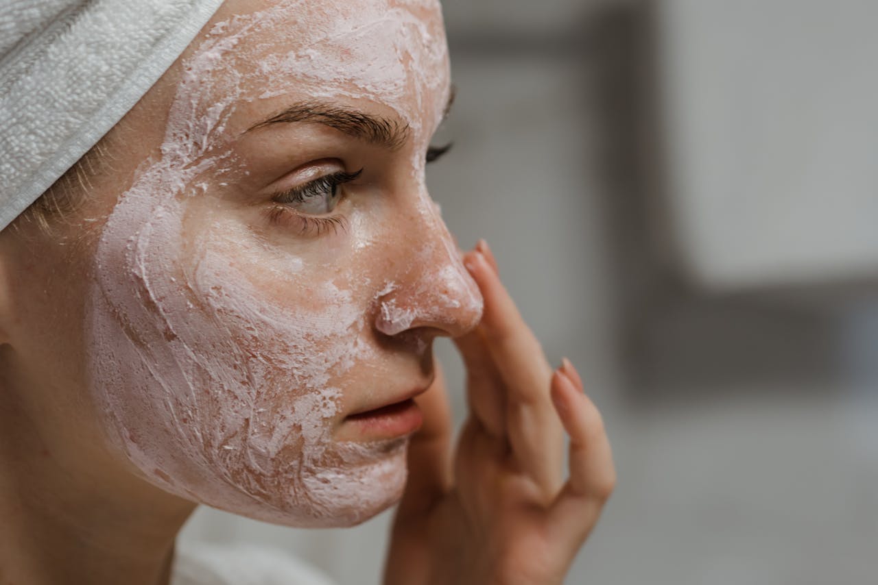 Pori dilatati: crema miracolosa o routine efficace per ridurli